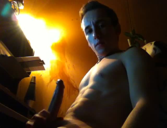 Davey' Huge Cum Load Onto His Abs